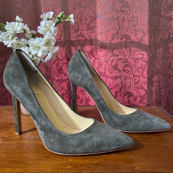Ivanka Trump Shoes - IVANKA TRUMP Green Suede High Heels Pumps Shoes 7